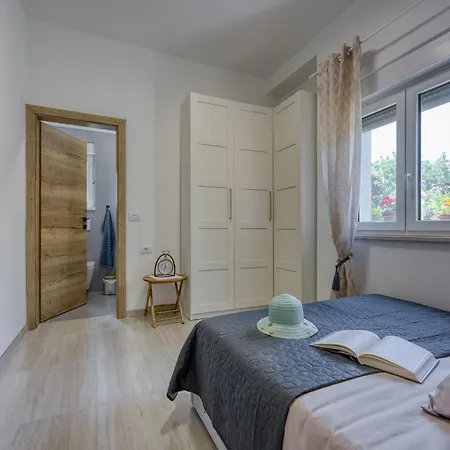 New Lavander 04 With Free Parking Pula